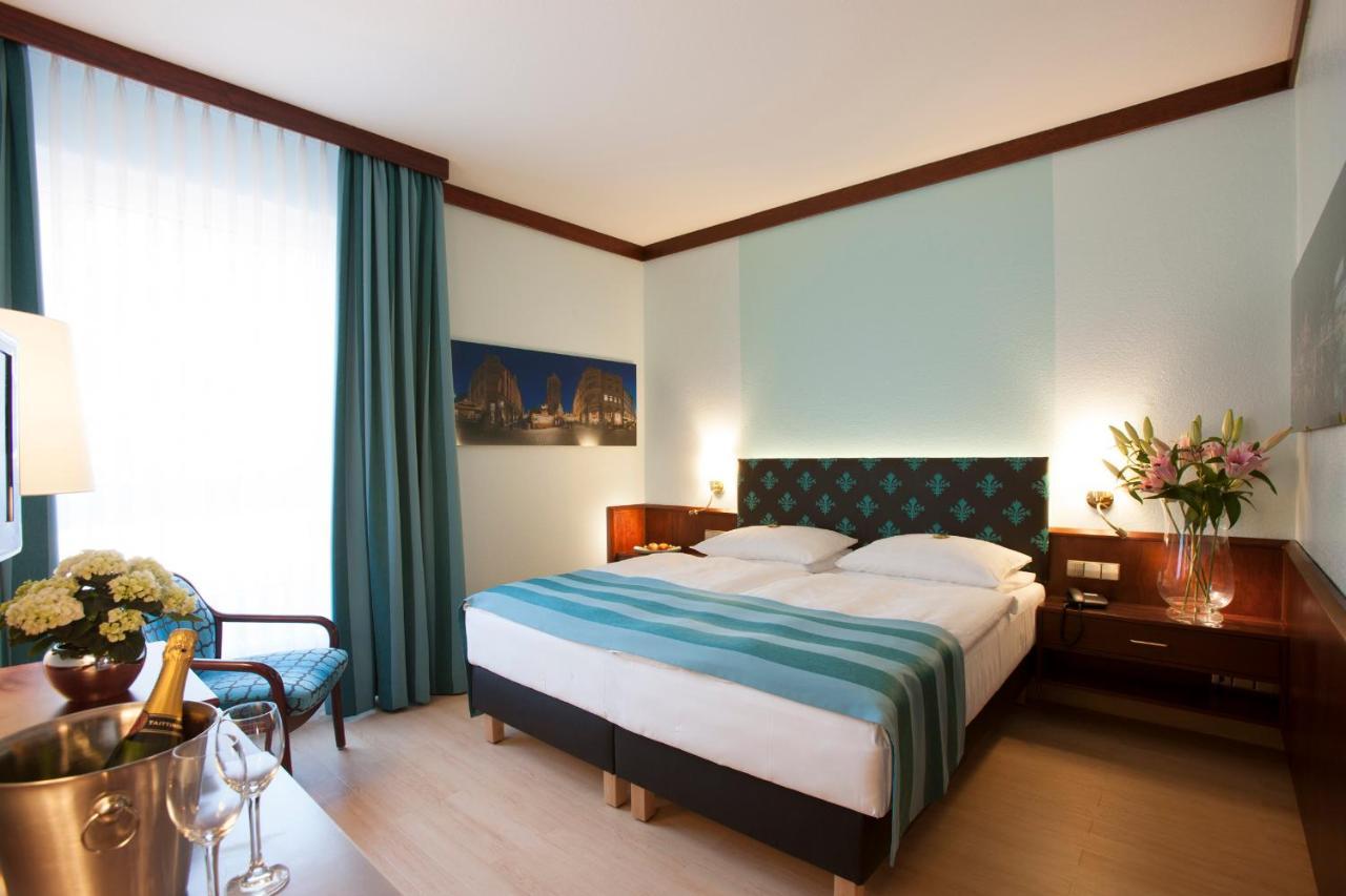 Leine Hotel Pattensen Eksteriør bilde
