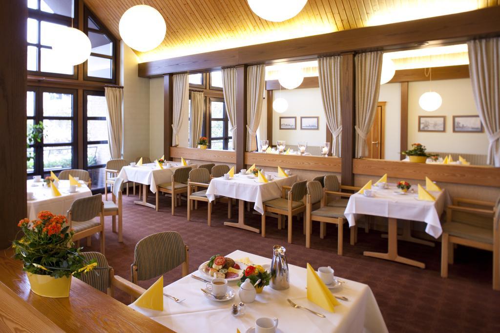 Leine Hotel Pattensen Eksteriør bilde