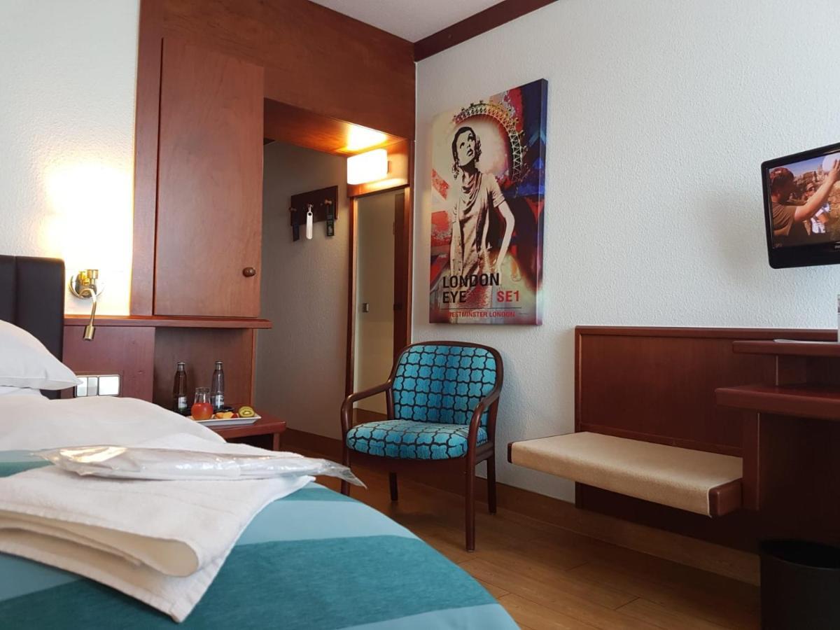 Leine Hotel Pattensen Eksteriør bilde