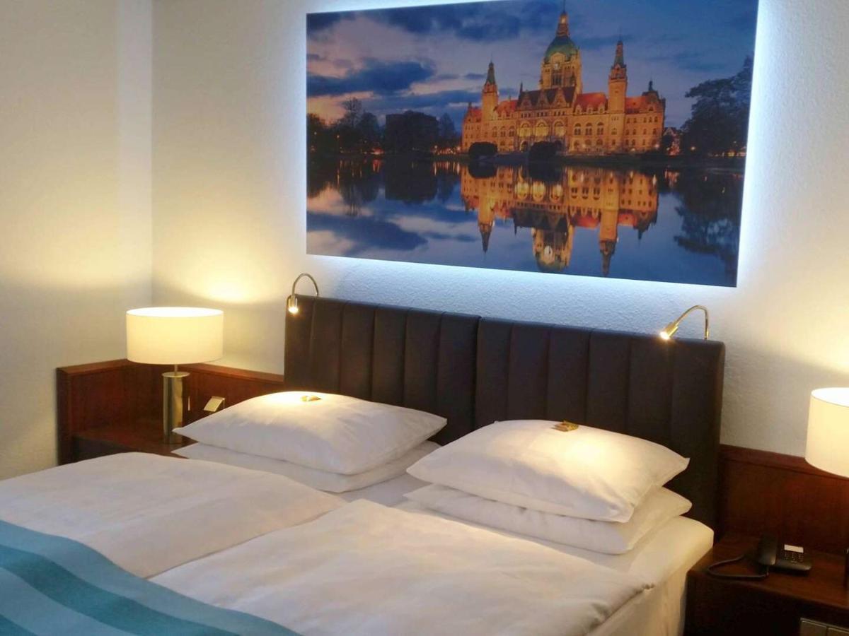 Leine Hotel Pattensen Eksteriør bilde