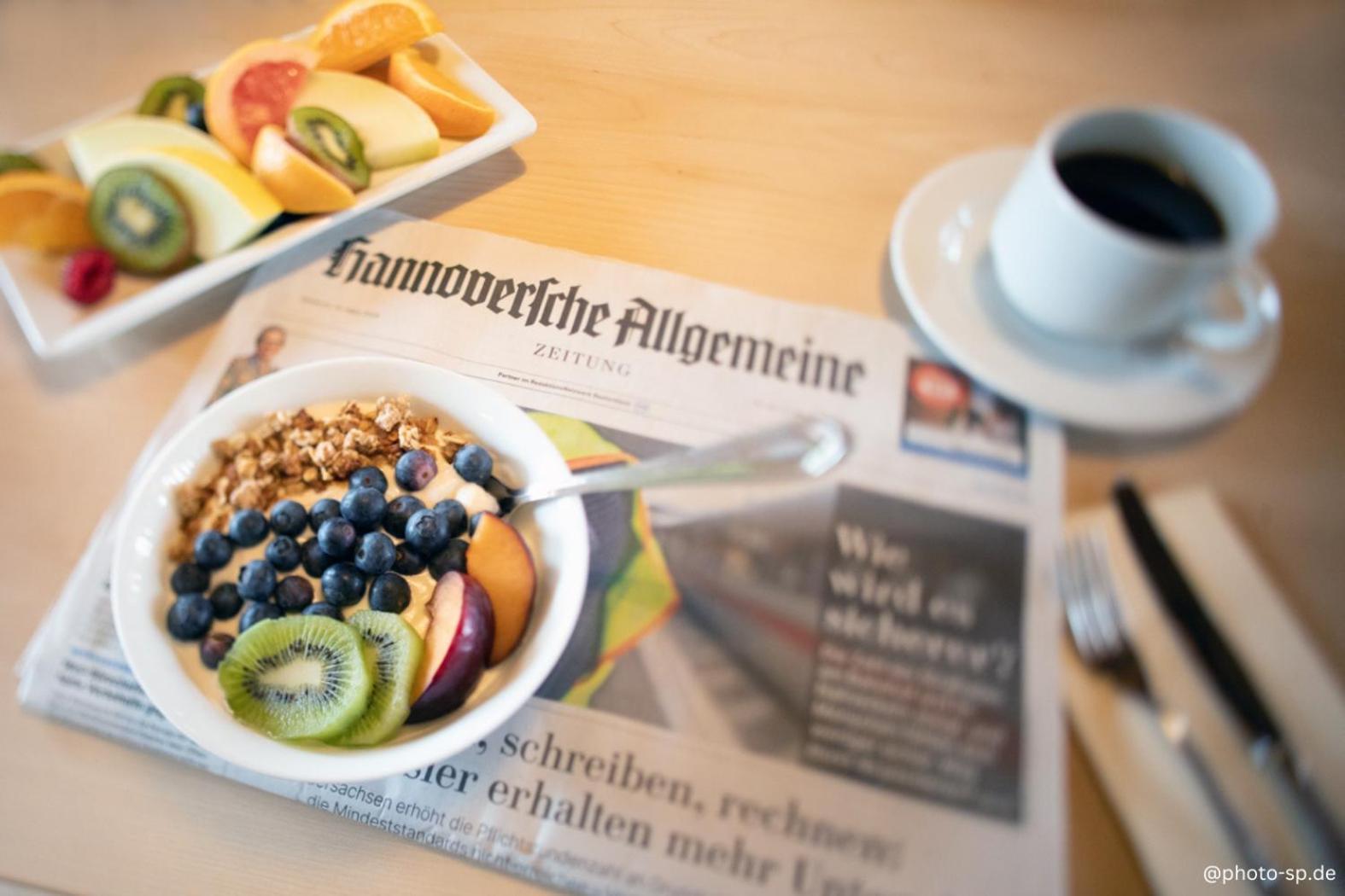 Leine Hotel Pattensen Eksteriør bilde