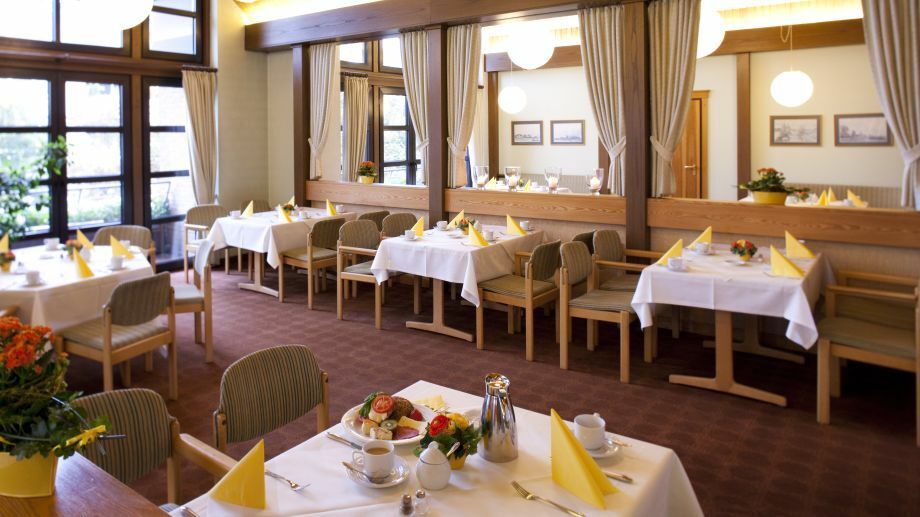 Leine Hotel Pattensen Eksteriør bilde