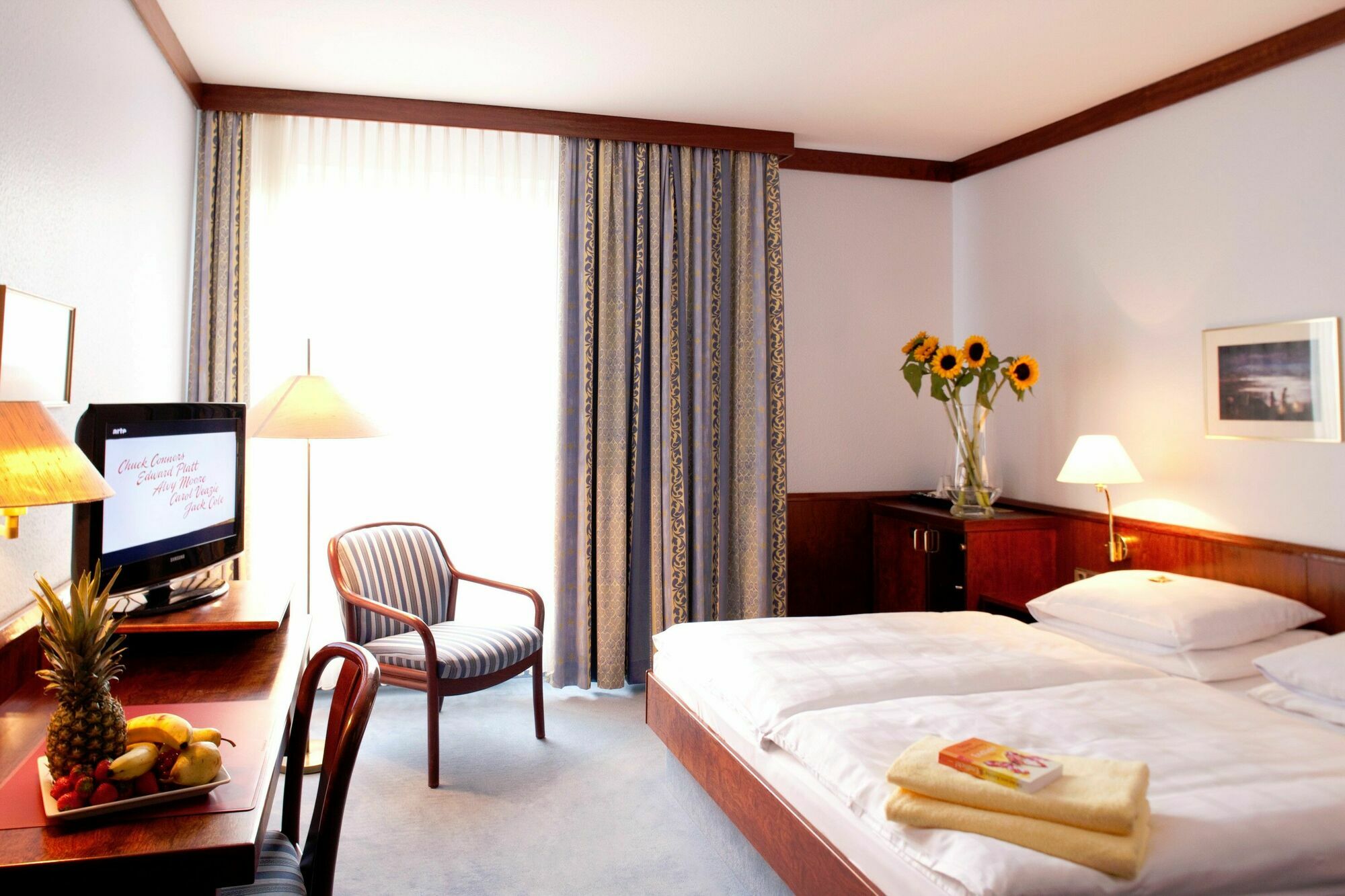 Leine Hotel Pattensen Eksteriør bilde